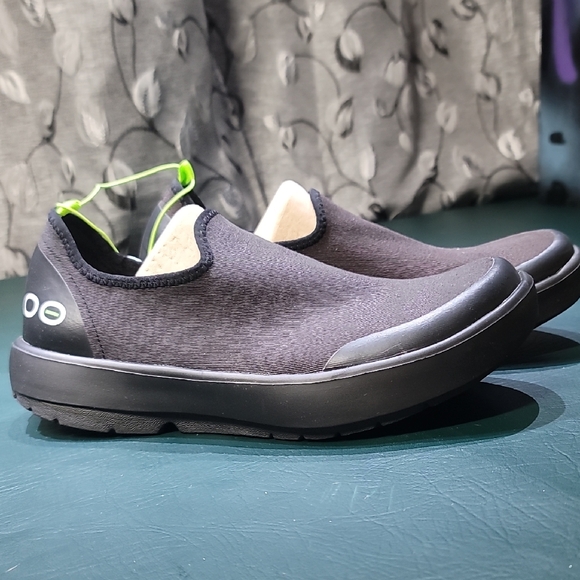 OOFOS Black Women's Loafers - Picture 3 of 5